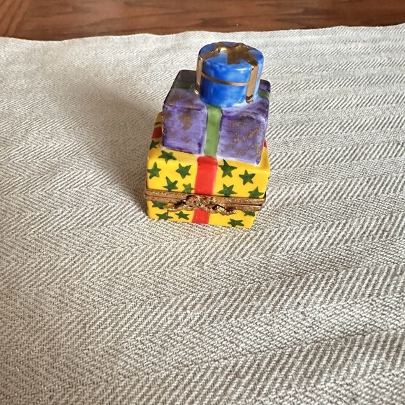 Limoges Colorful trinket Gift Box Accent
